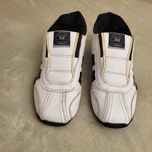 Dream Seek slip-on runners.  Men's size 7.